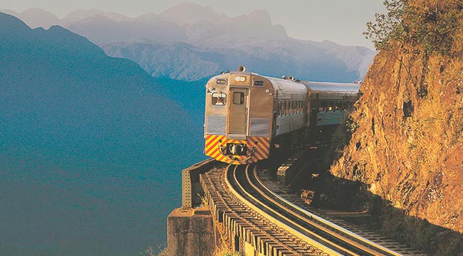 Gebirgsbahn nach Paranguá / BRASILIEN